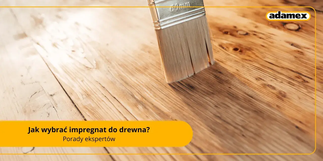 Pędzel nakłada impregnat na drewnianą podłogę. Porady ekspertów, jak wybrać najlepszy impregnat do drewna.